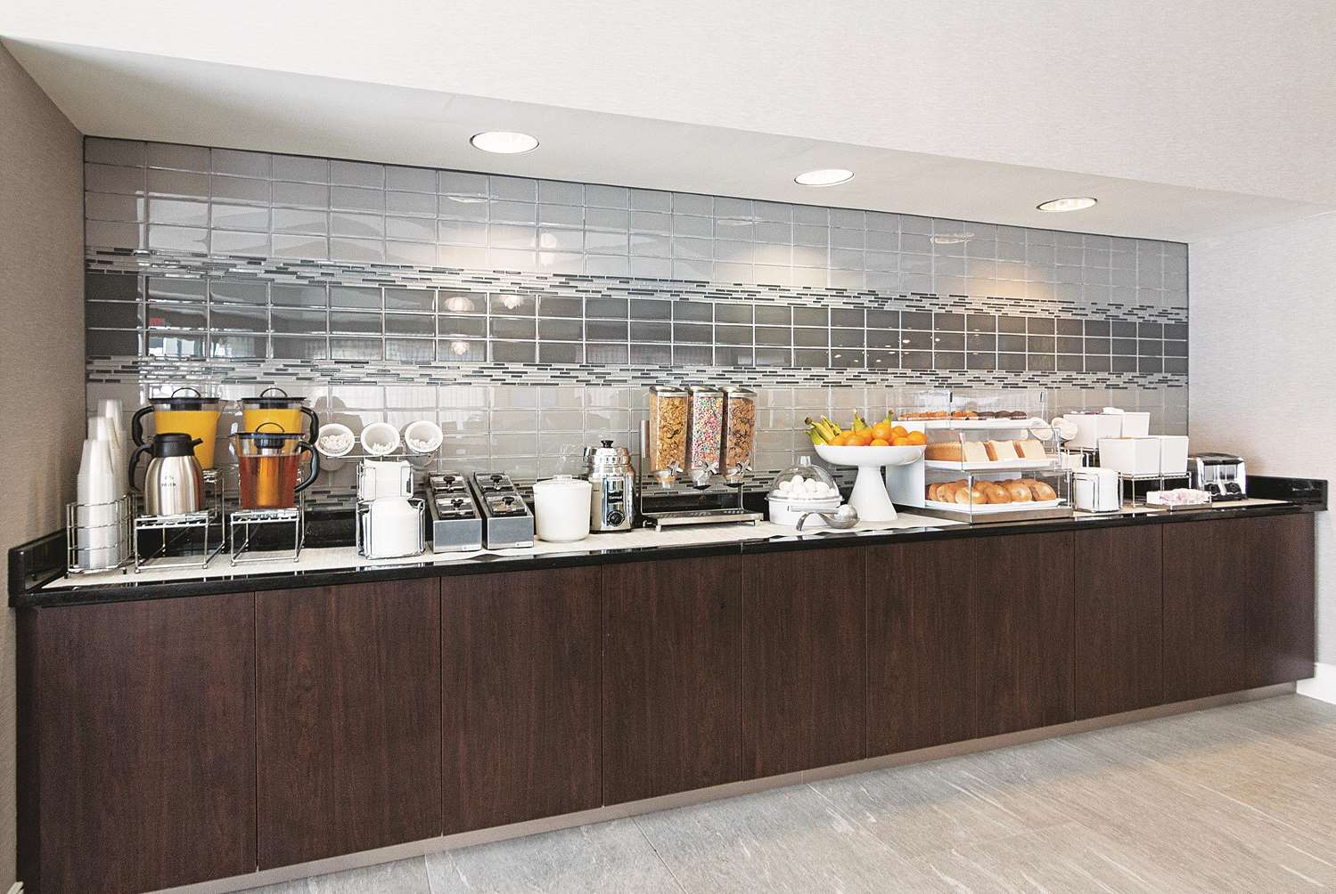 La Quinta Inn Suites By Wyndham Orlando Ucf 9/45