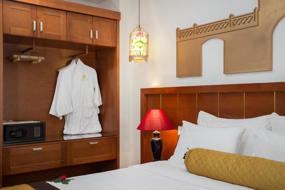 Hanoi Golden Holiday Hotel 32/64
