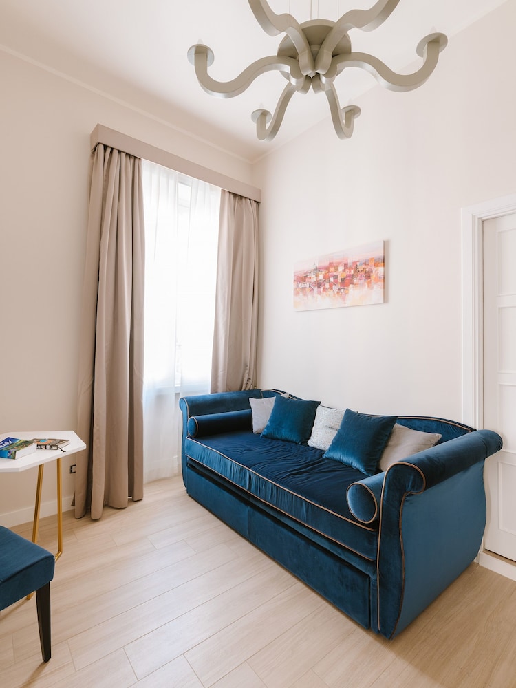 Rhea Silvia Luxury Navona 19/50