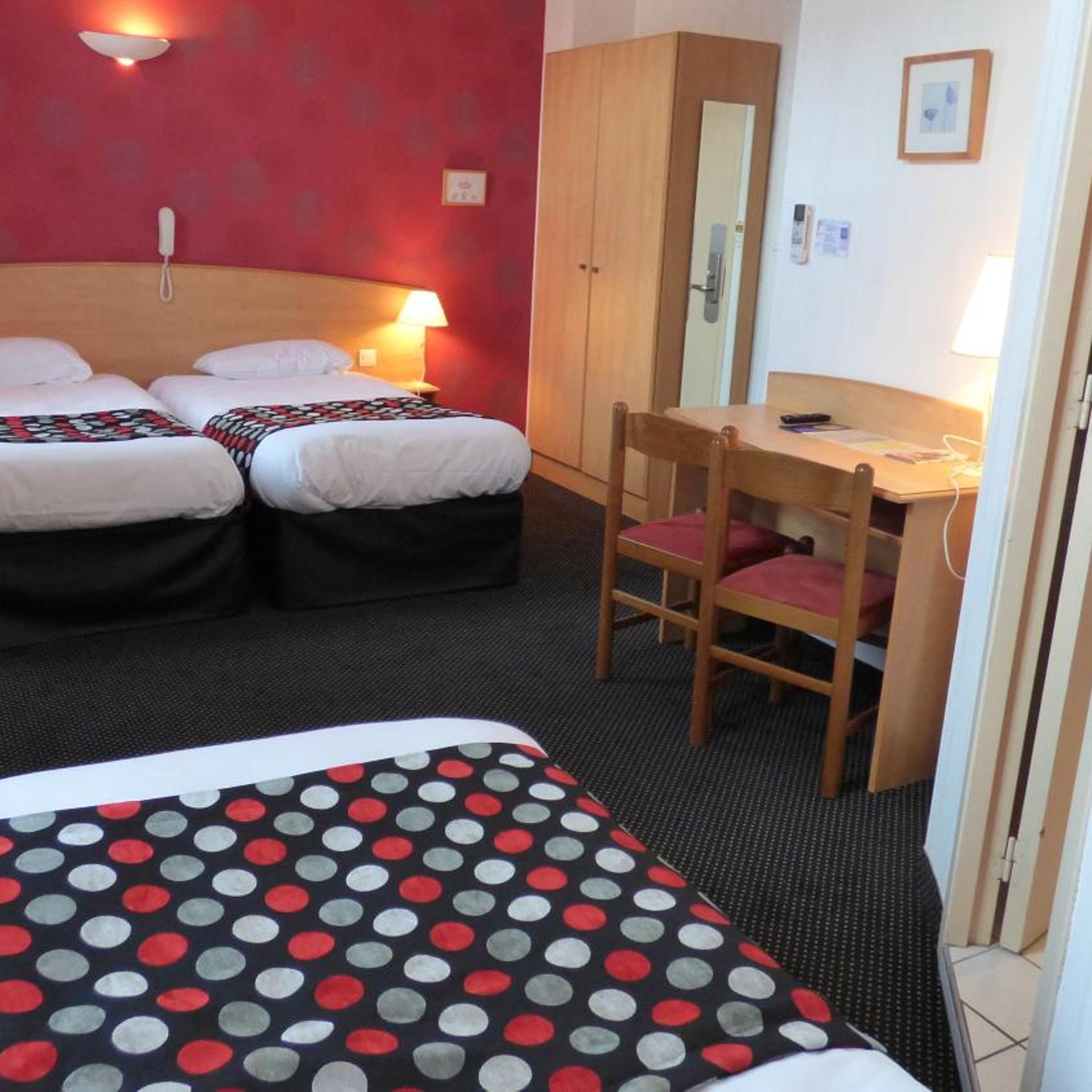 Room, Triple