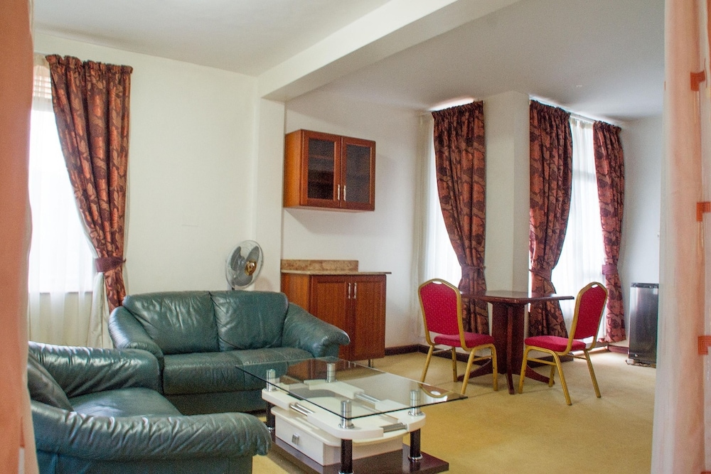 Sheron Hotel 39/51