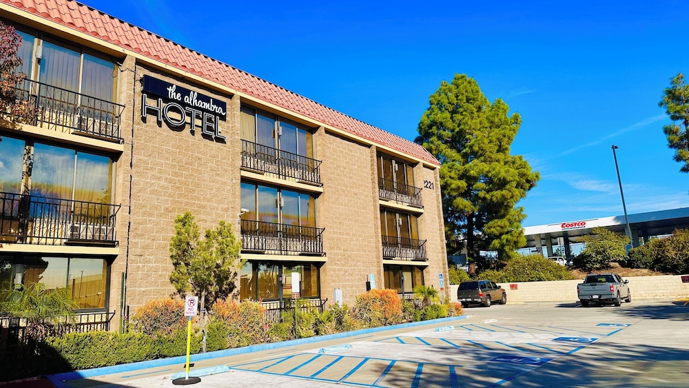Alhambra Hotel 6/50