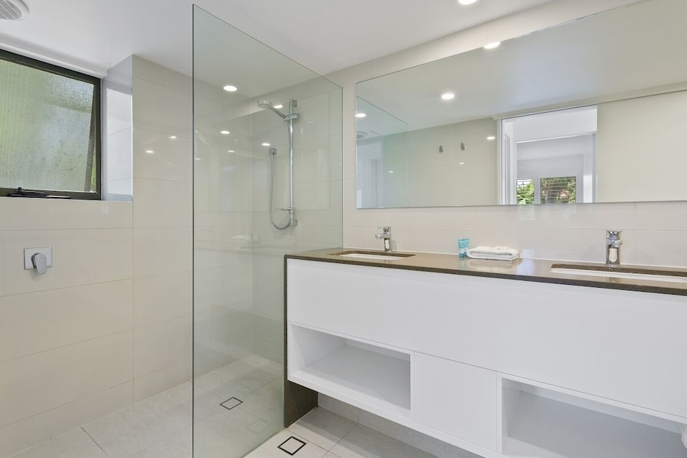 NOOSA SHORES RESORT 70/70