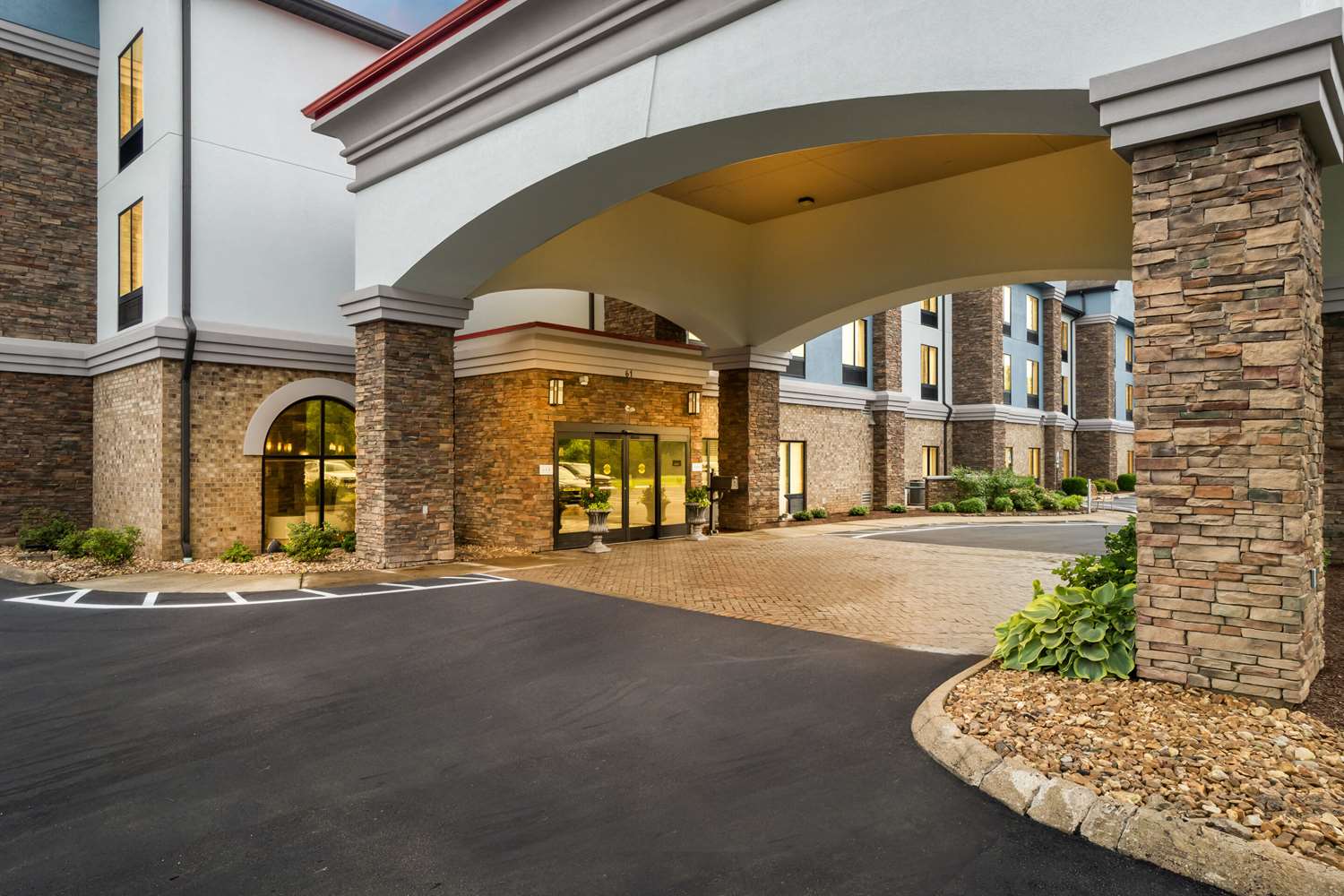 Comfort Suites Jackson I-40 45/47