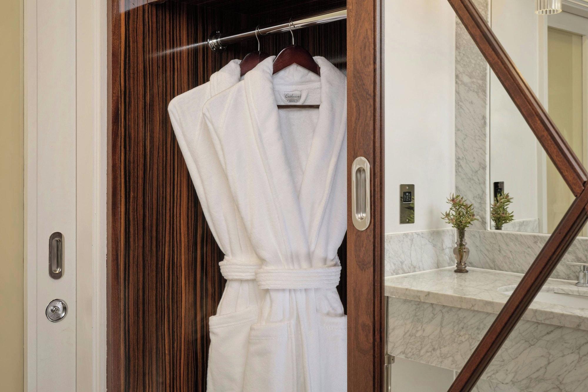 1 Bedroom, Club, Suite, Park View