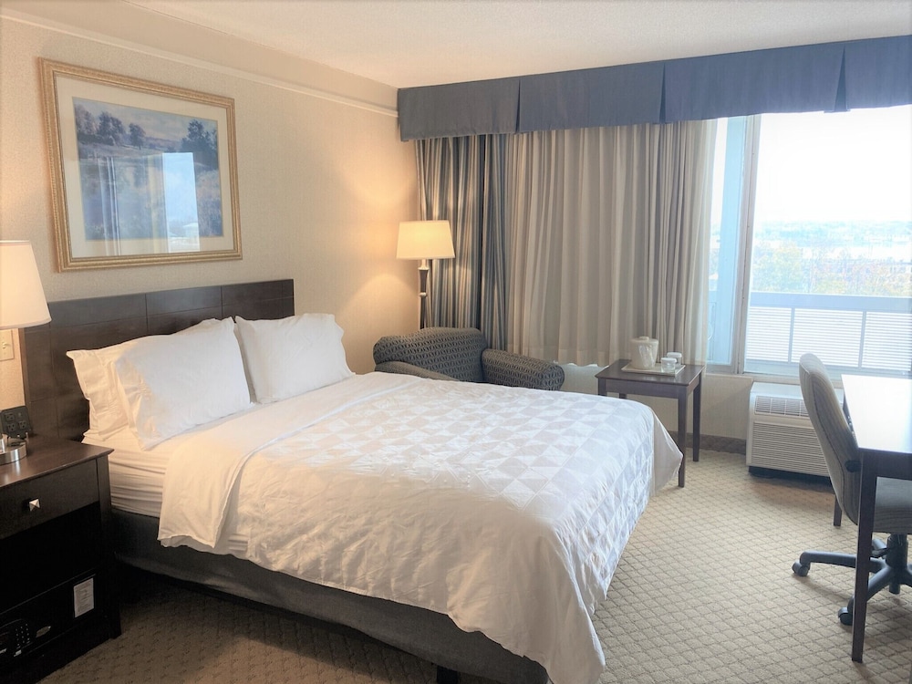 Holiday Inn Portland-By The Bay 17/74