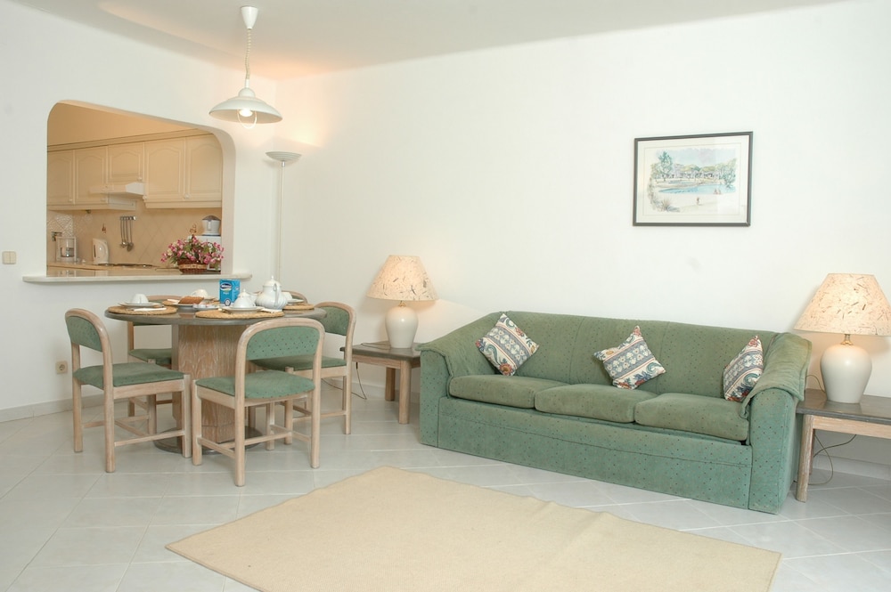 Balaia Golf Village 79/94