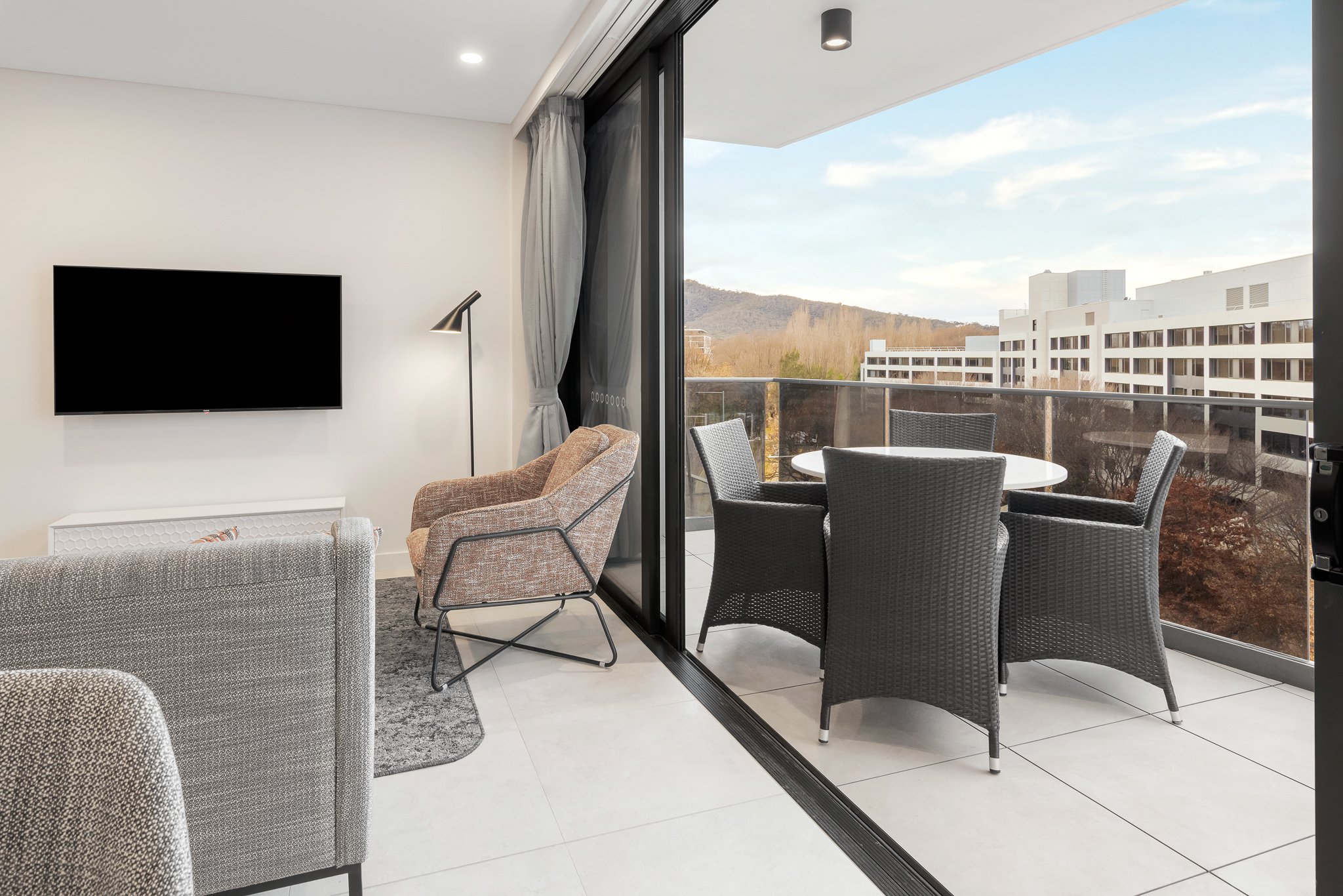 Meriton Suites Canberra 39/50
