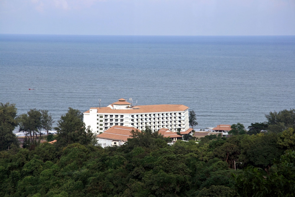 Bp Samila Beach Hotel & Resort 35/37