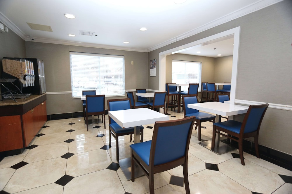 Baymont by Wyndham Lithia Springs Atlanta 23/28