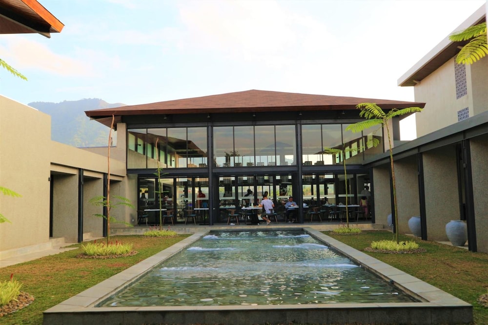 Santika Premiere Garut 59/63