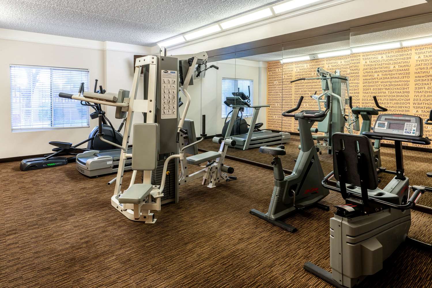 La Quinta Inn & Suites by Wyndham Phoenix West Peoria 11/24