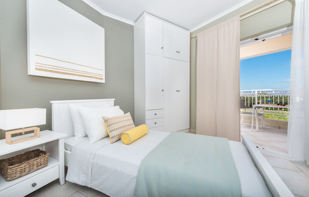 Arkadia Luxury Hotel Apartments 13/50