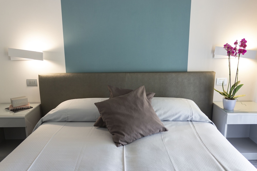 Hotel Desiree 37/67