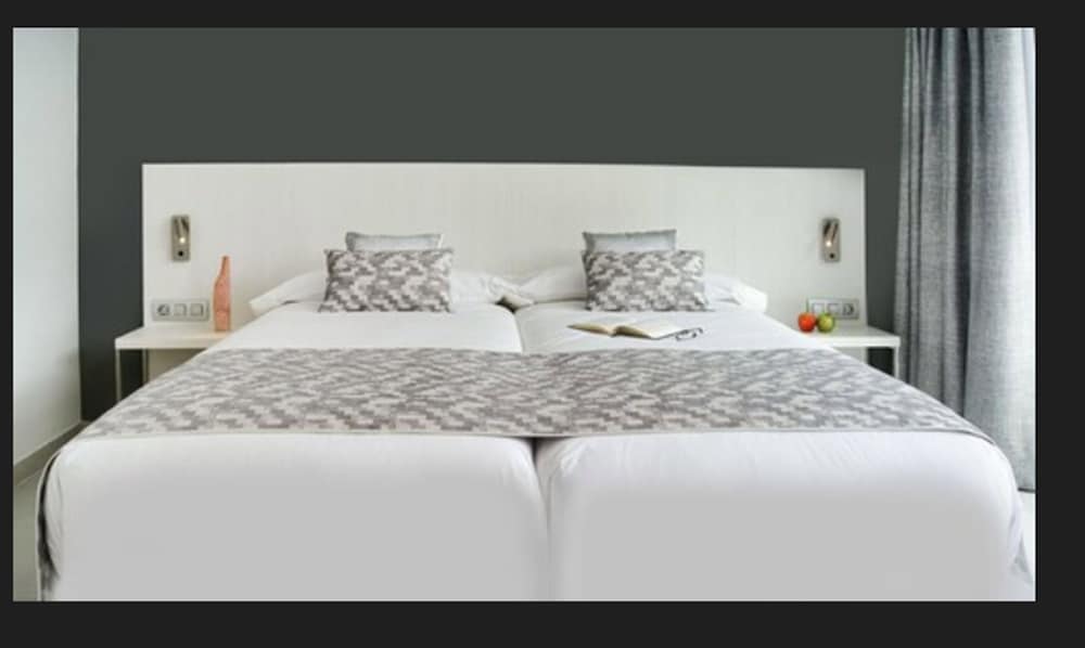 1 BEDROOM, DELUXE, DOUBLE BED, POOL VIEW
