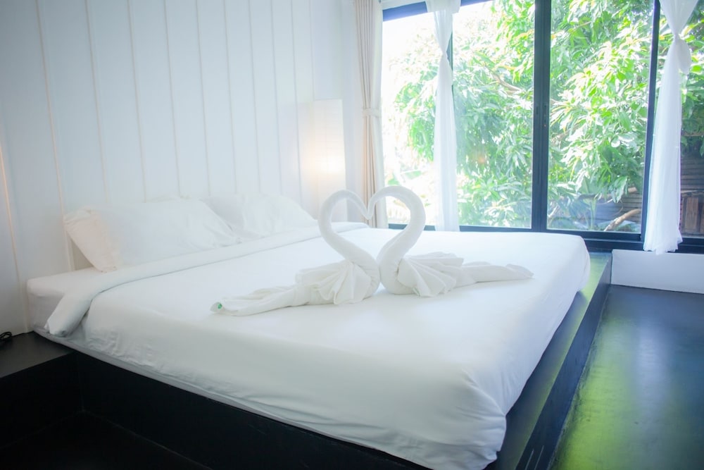 Trat 101 Hotel 12/66