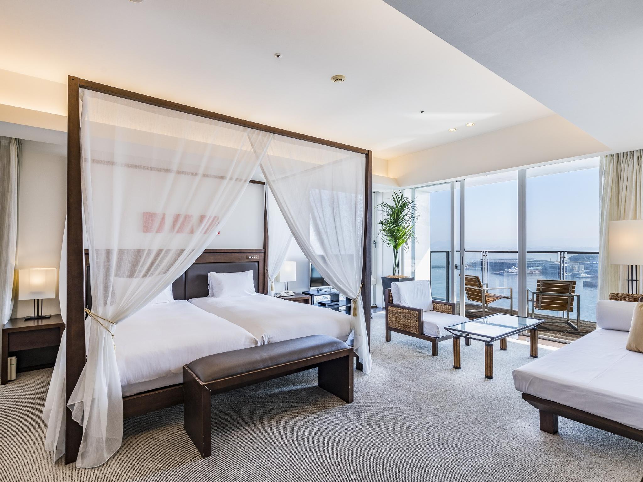 Deluxe, Ocean View, Night View, Smoking Type Not Guaranteed