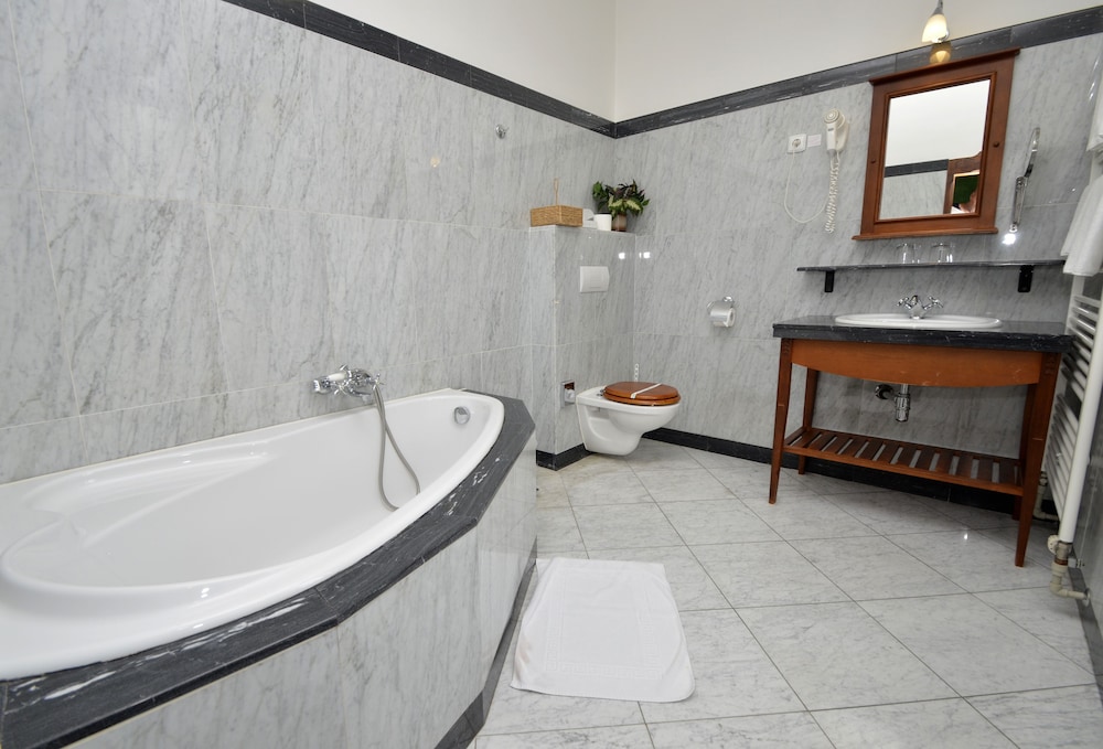 Deluxe, Twin Beds, Executive Level, Brioni Boutique Hotel 6/6