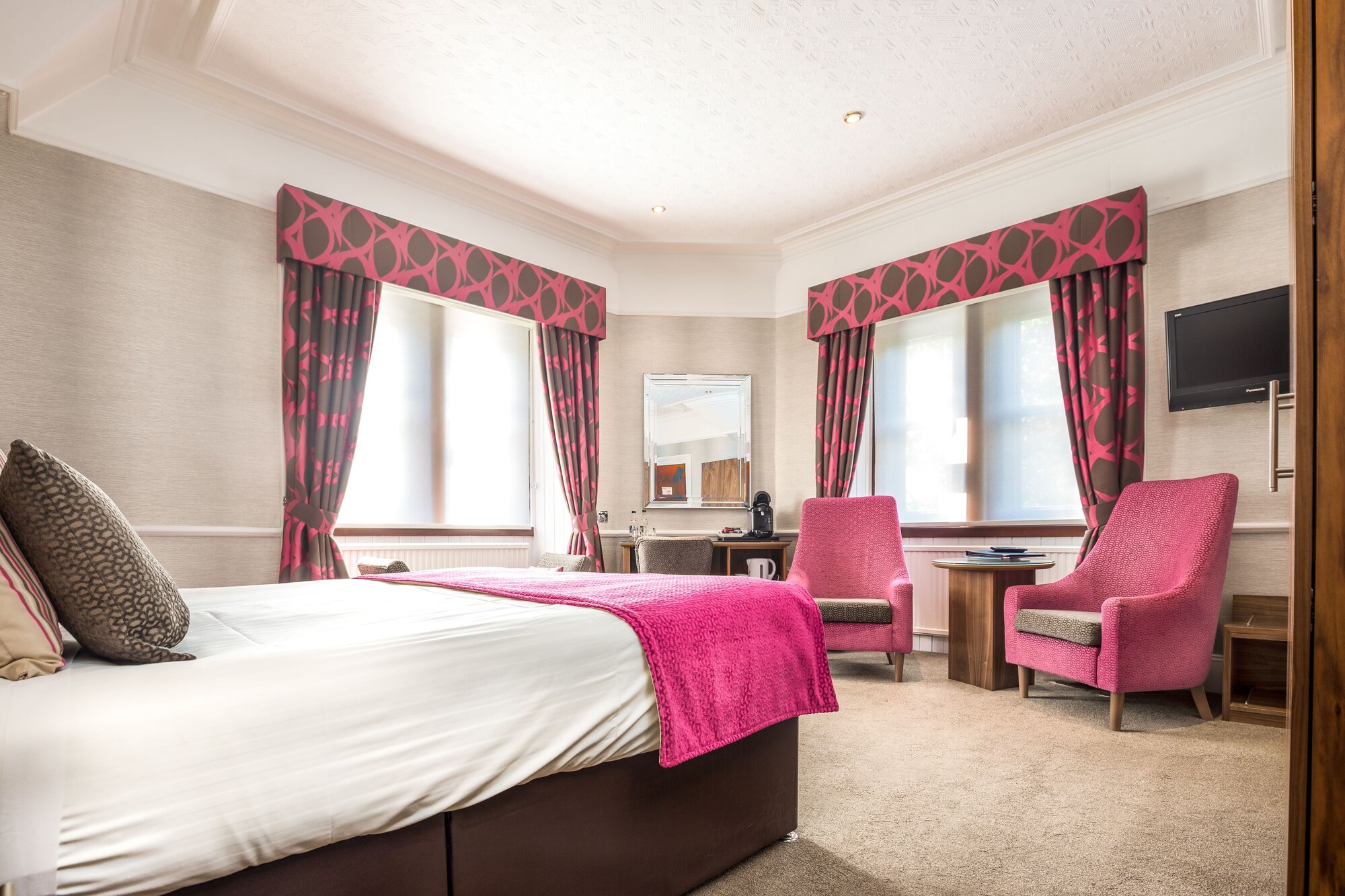EXECUTIVE, DOUBLE BED