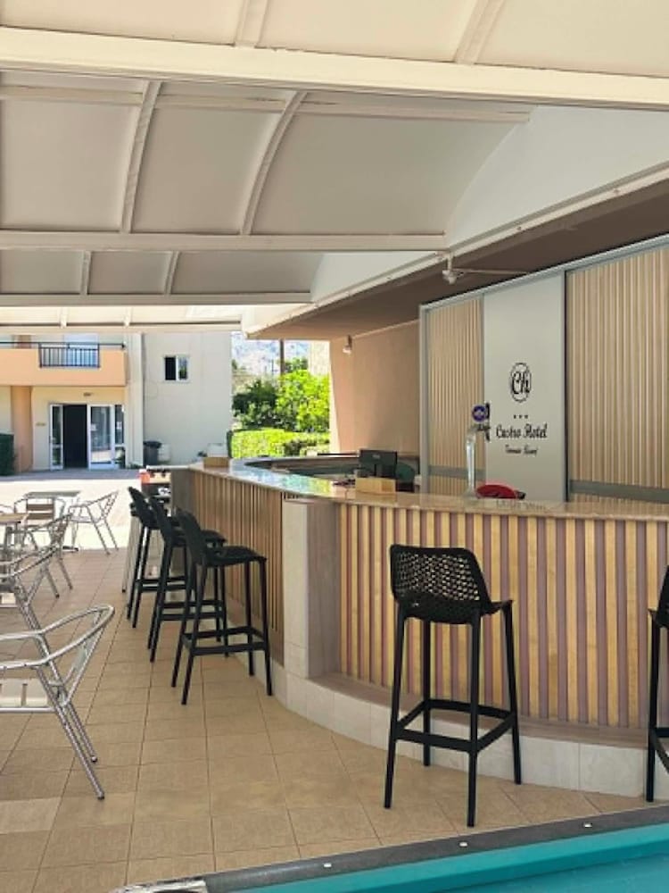 CASTRO HOTEL 42/58