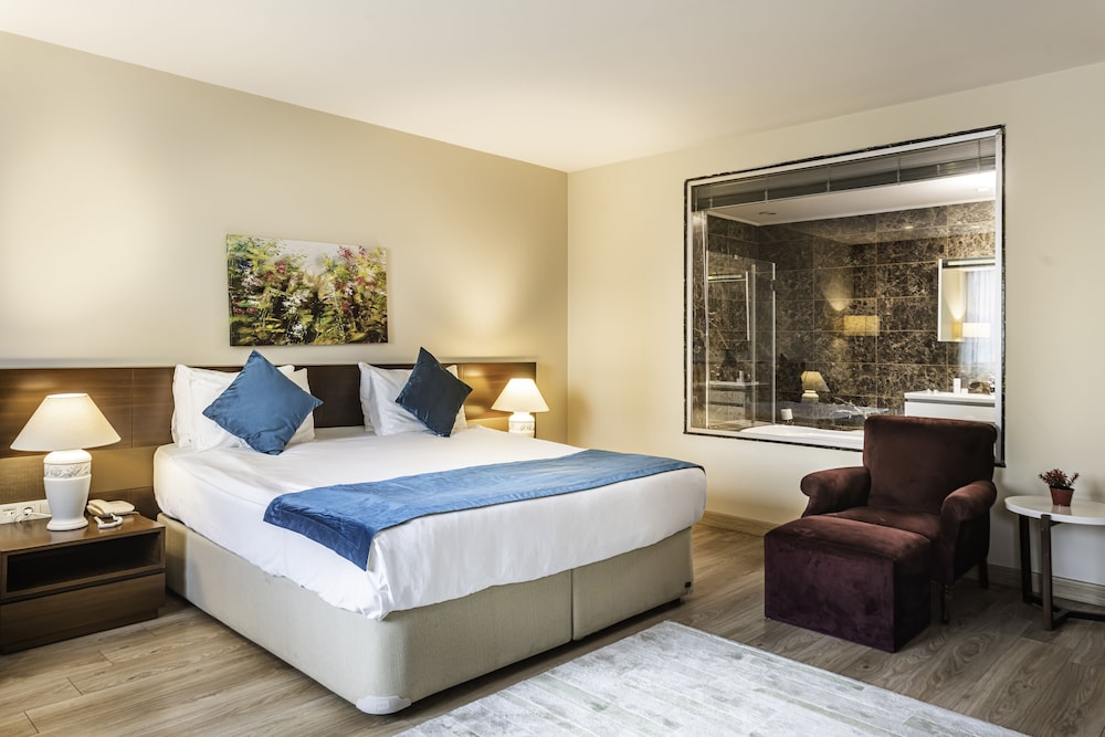 Rox Hotel 7/52