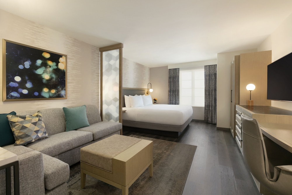 Hyatt Place Santa Barbara 30/55