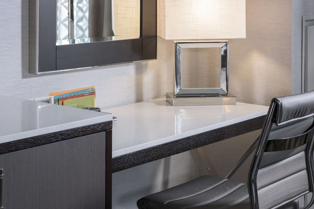 Hilton Garden Inn Portsmouth Downtown 52/54