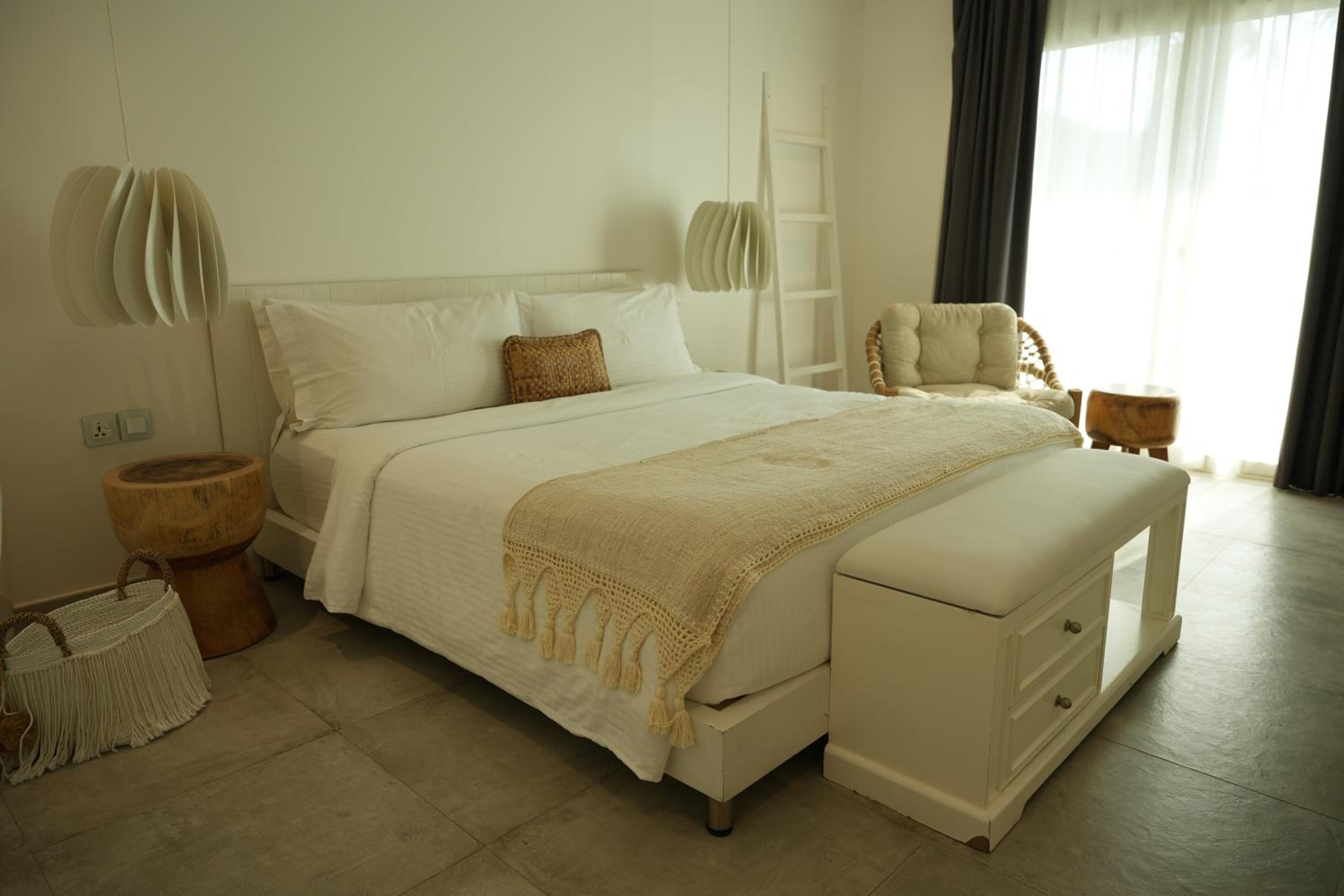 Beach, Suite