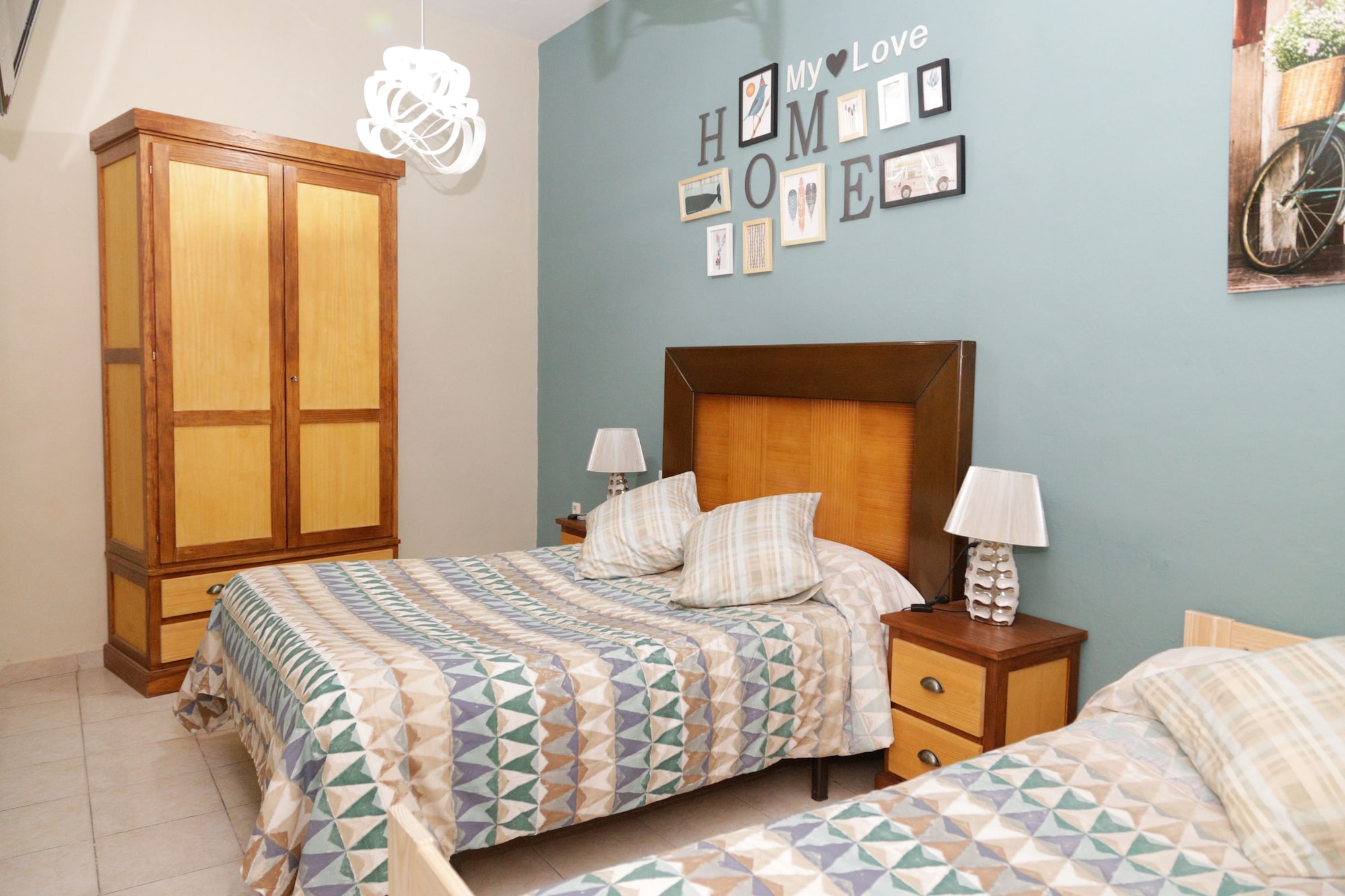 ROOM, TRIPLE, MULTIPLE BEDS, PRIVATE BATHROOM, GROUND FLOOR
