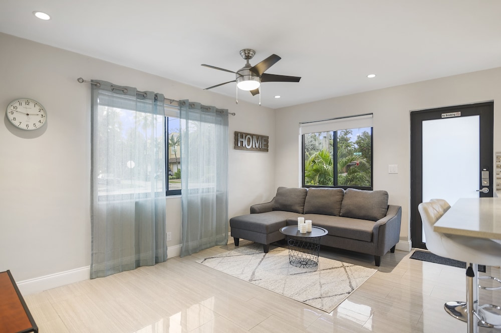 Alani Bay Deluxe Condos Fort Lauderdale 30/50