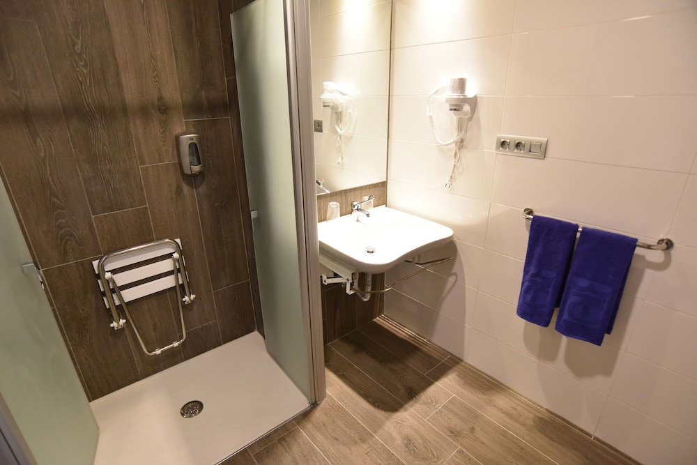 TC Hotel Dona Luisa 58/59