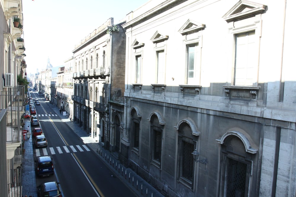 B&B Suite Cutelli 1/50