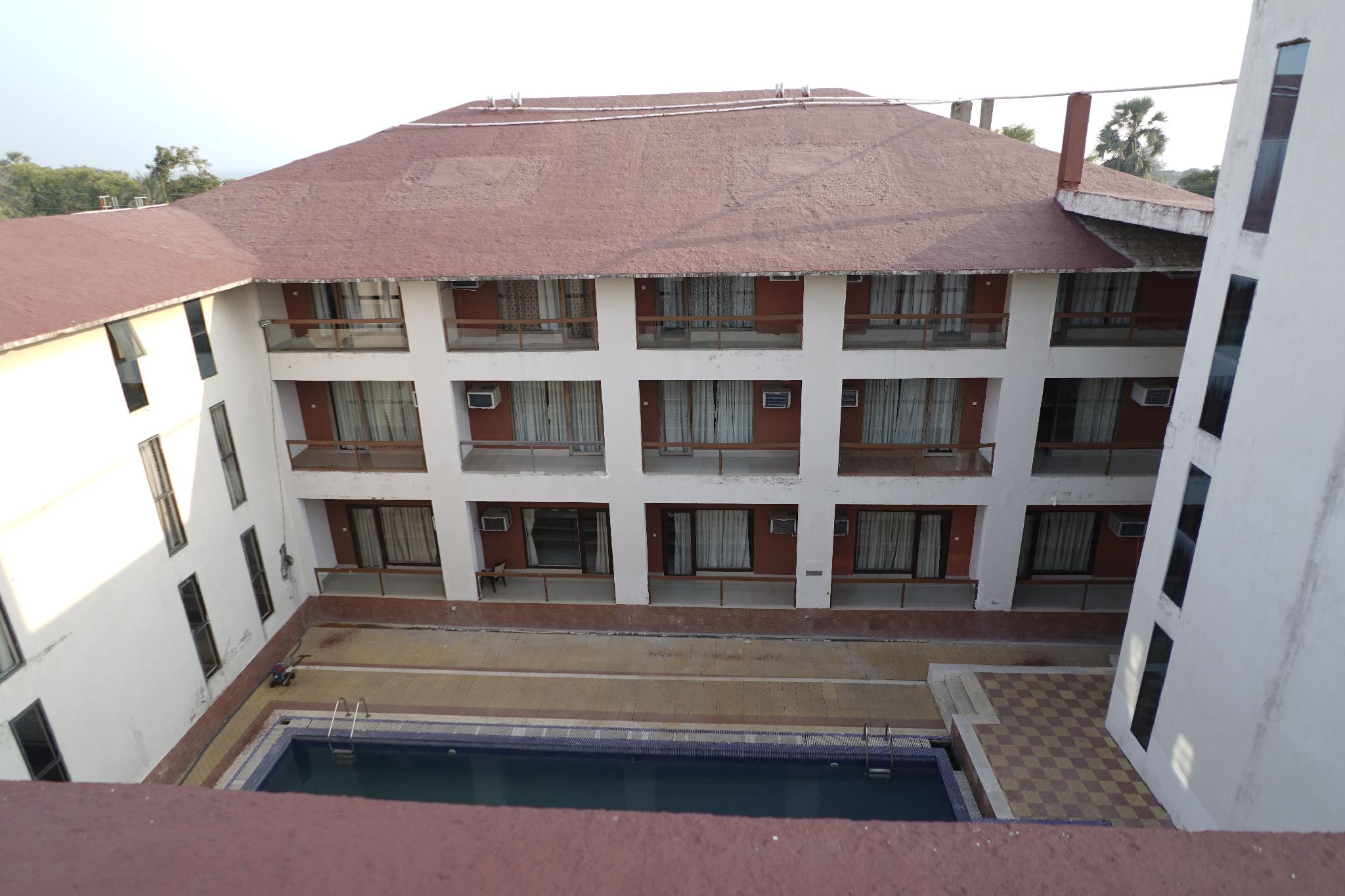 HOTEL KINGS CROWN MANDARMONI 6/37