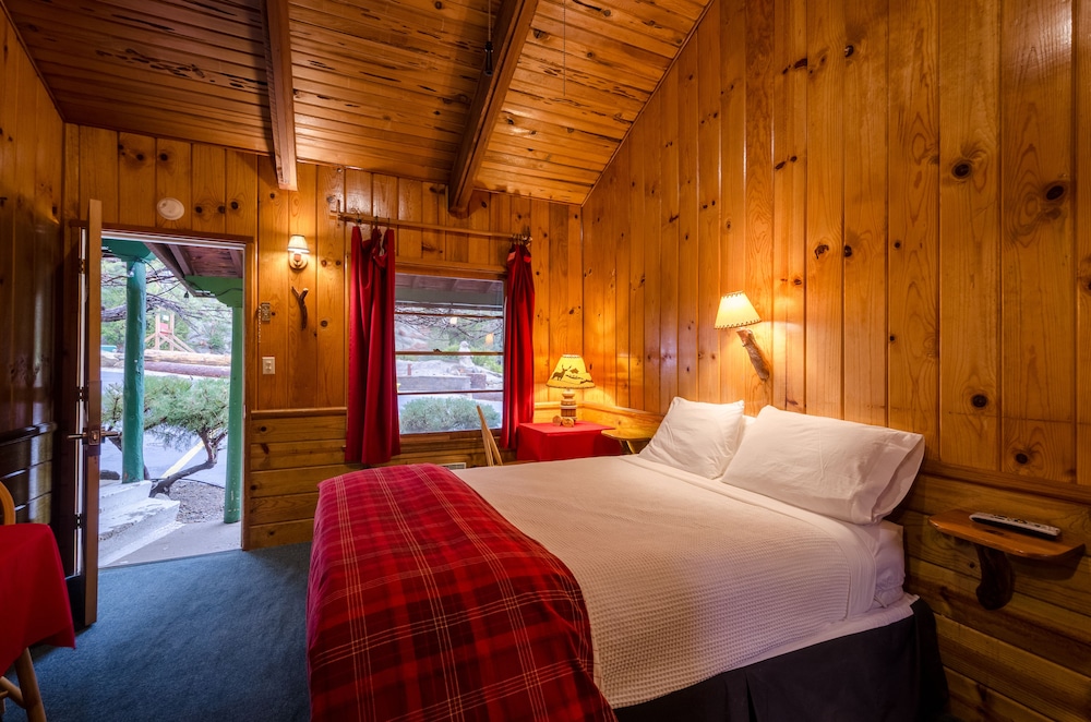 Idyllwild Bunkhouse 7/46