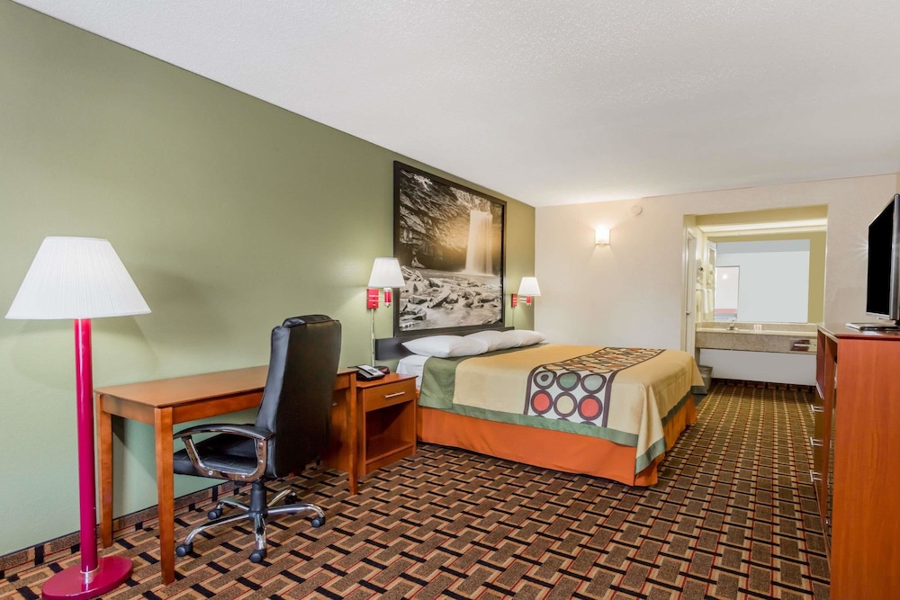 Super 8 by Wyndham Stafford 11/19