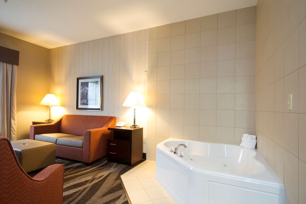 Hampton Inn Marshall, MI 10/40
