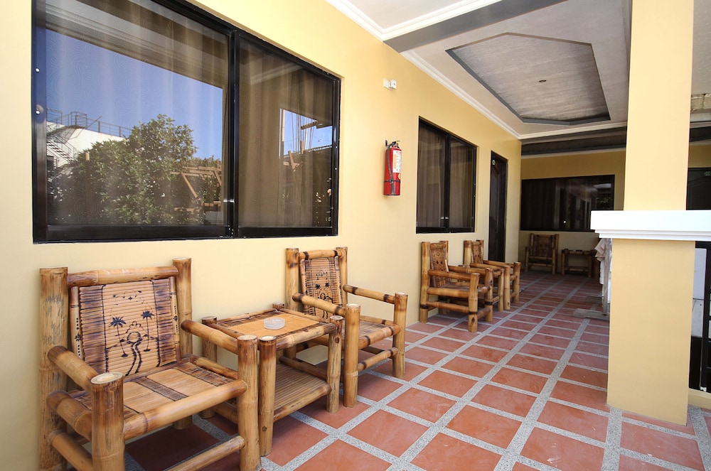 Bamboo Beach Resort Bar And Restaurant 52/66