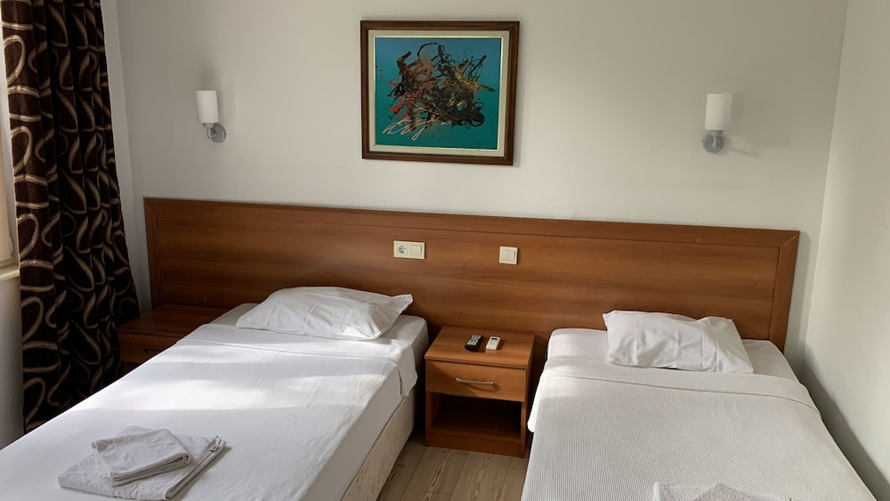 Belcan Hotel 4/42