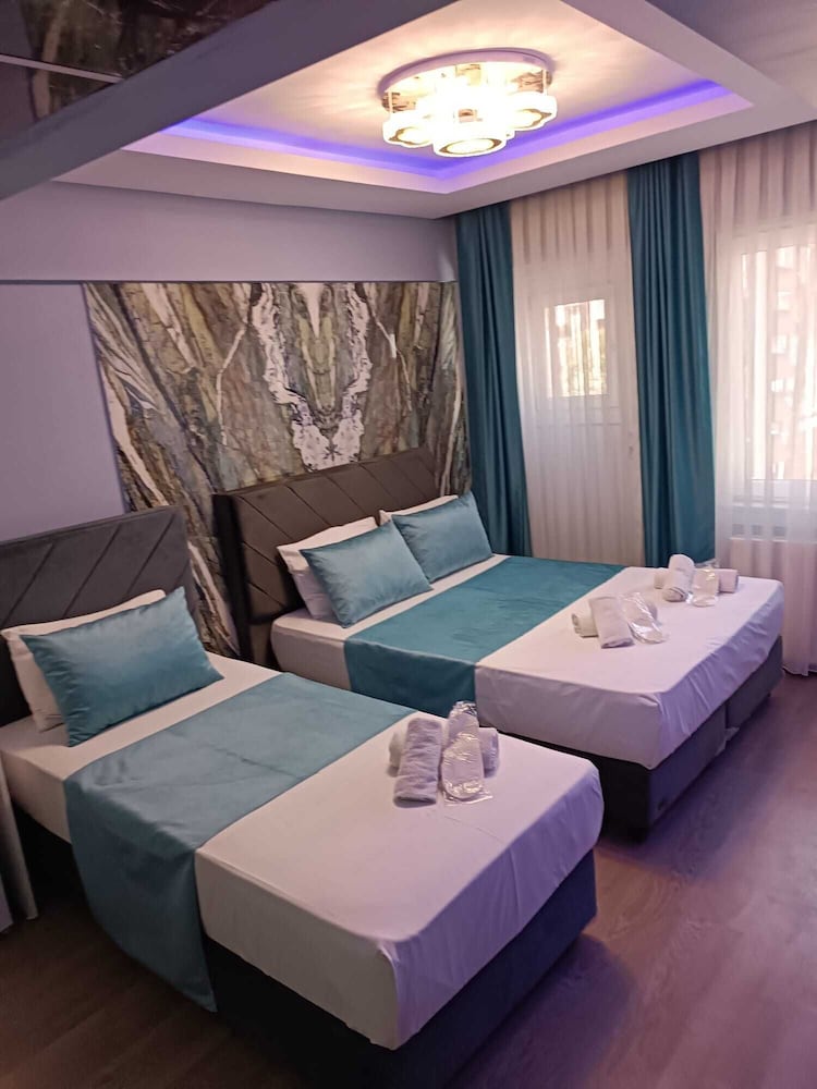 Bona Sera Hotel 8/50