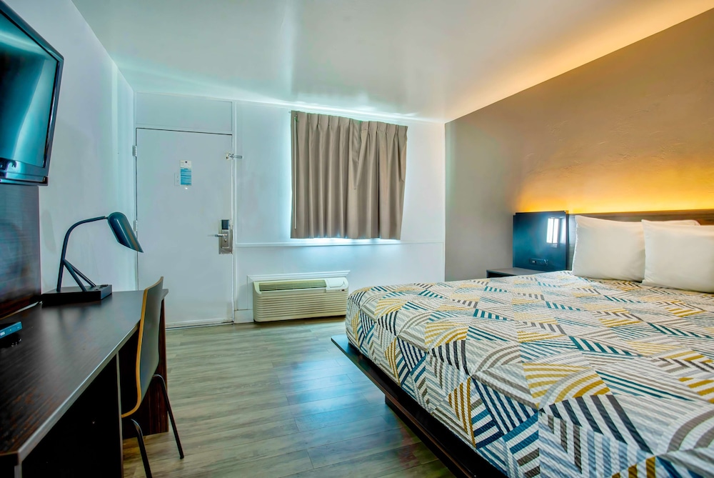 STANDARD, KING BED