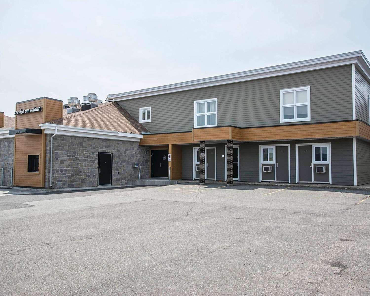 Econo Lodge Inn & Suites Montmagny QC 2/18