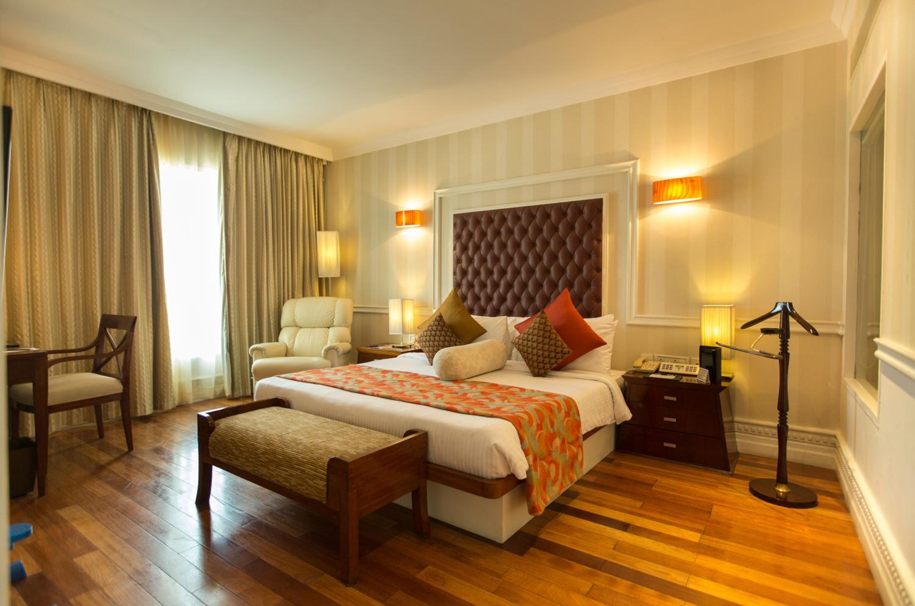 Executive, Suite, Queen Bed