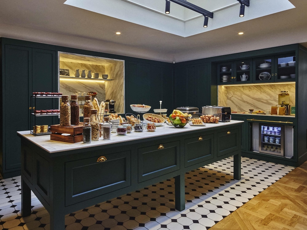 Mercure Versailles Chateau 10/63