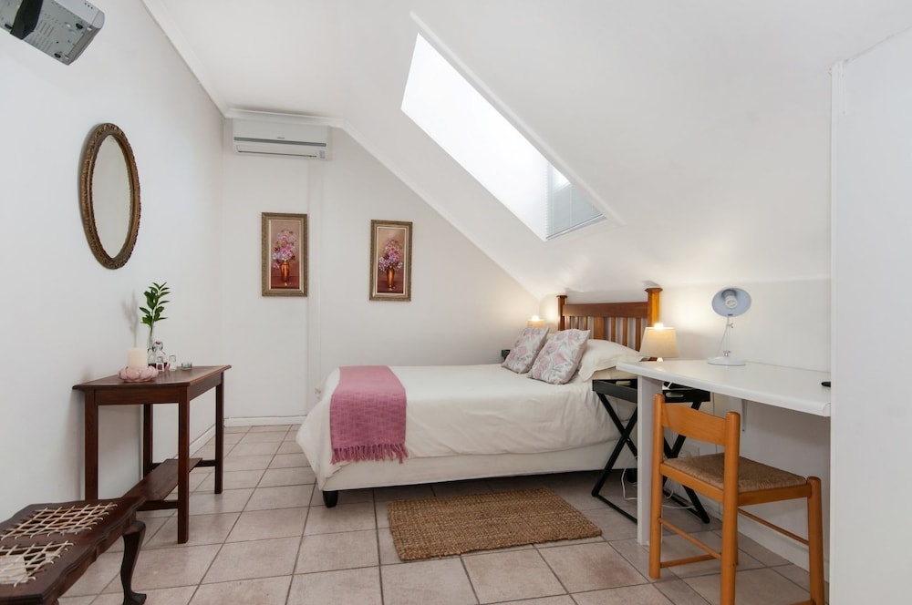 Millard Crescent Guest House 13/31