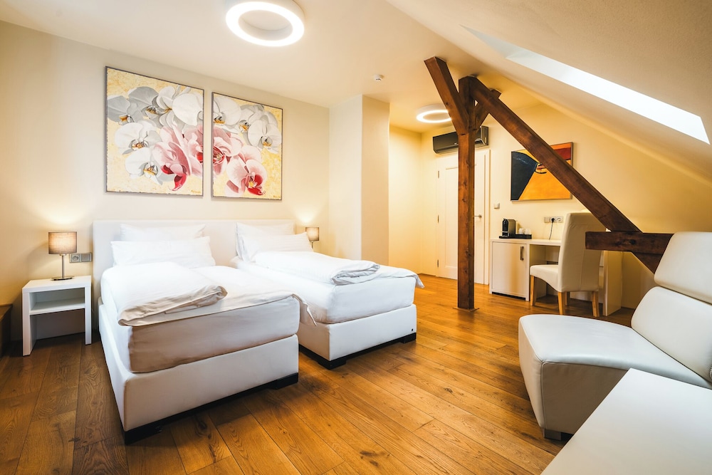 Hotel Latran 28/52