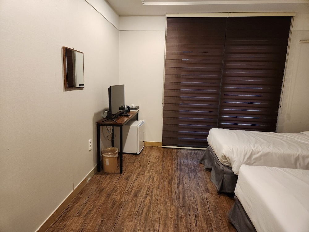 Navis Hotel & Pension 29/41