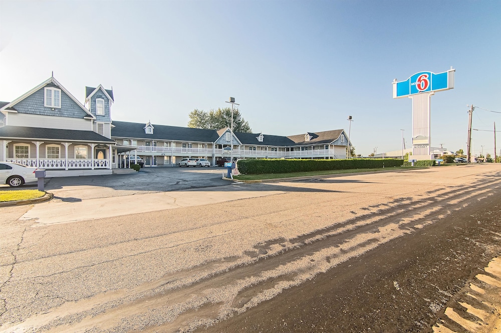 Motel6 Paris, TX 44/51