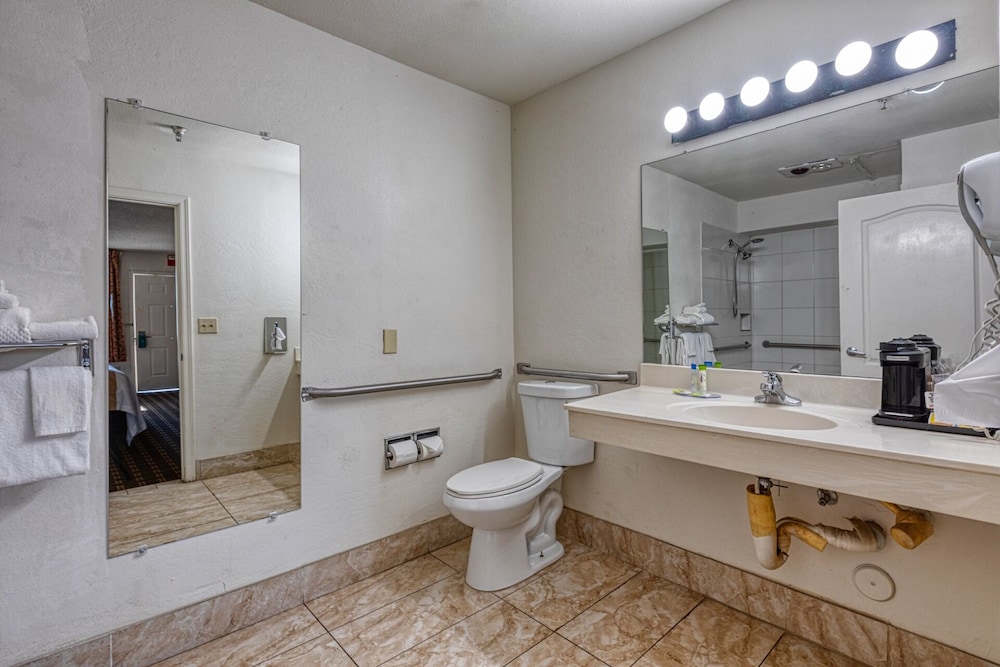 The Hotel Serene Glendale Peoria, Surestay Collection by BW 14/27