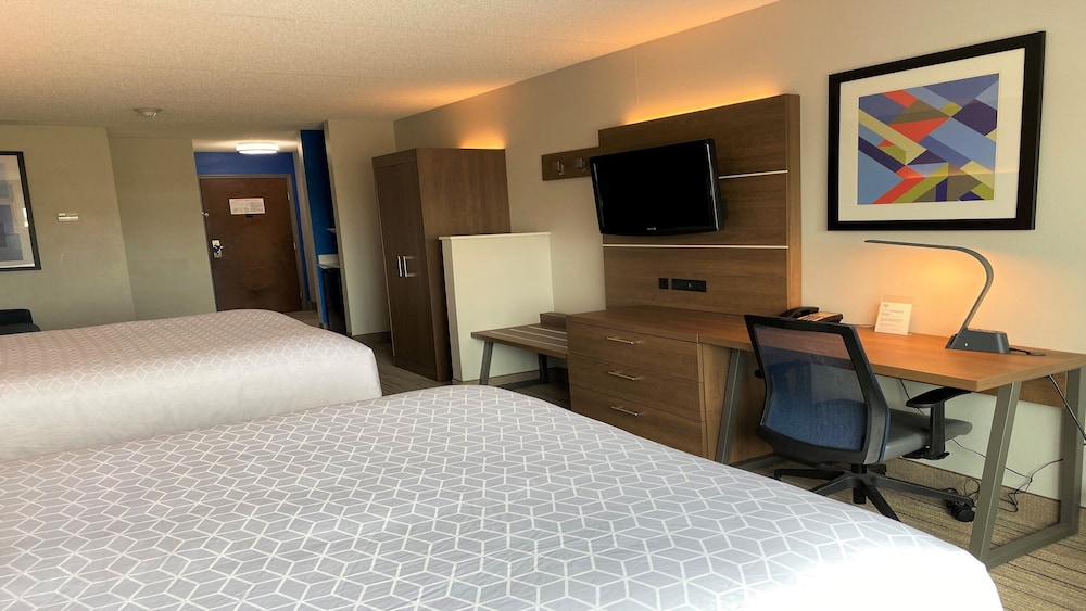 Holiday Inn Express Suites Somerset Central 30/76