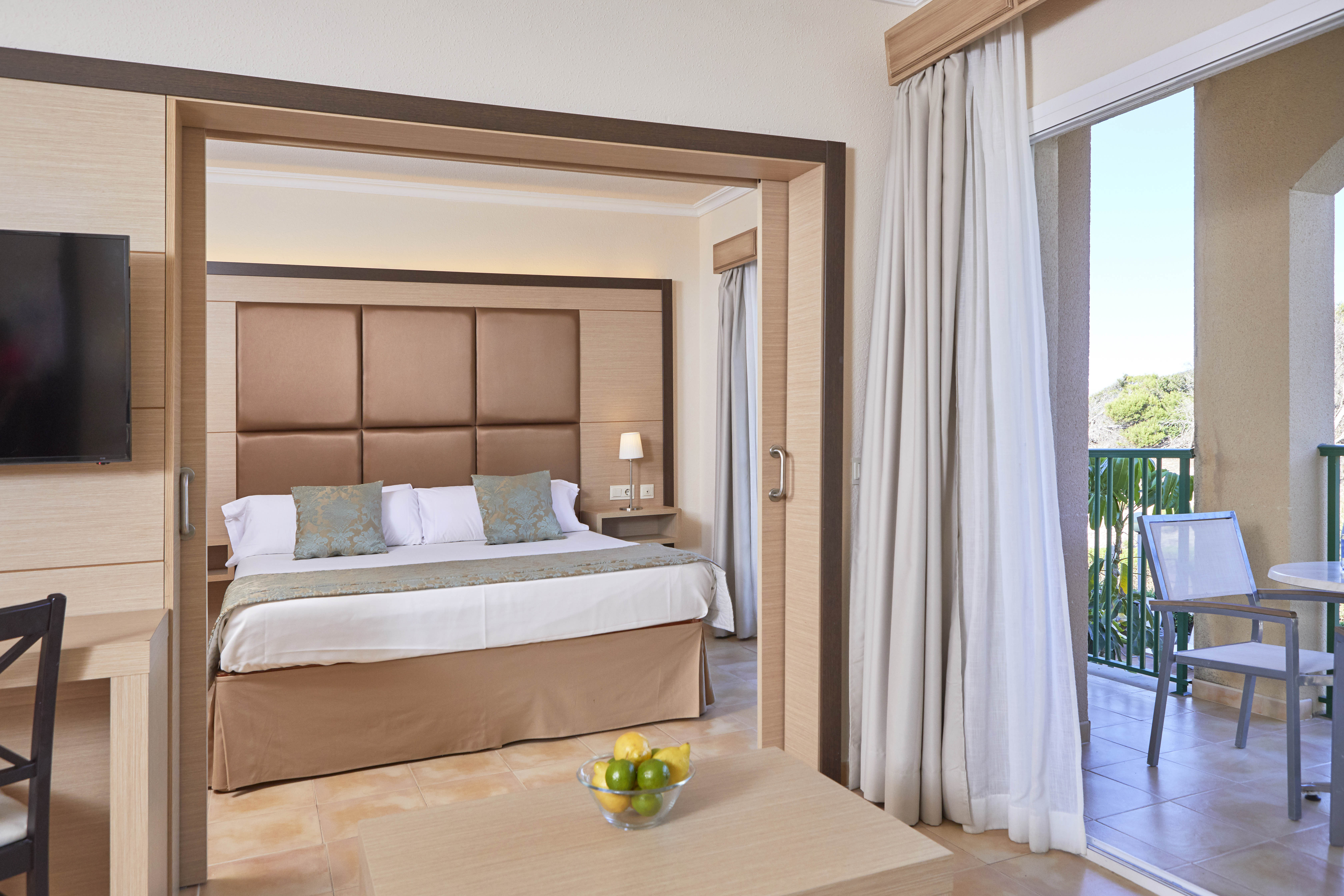 1 Bedroom, Suite, Pool View